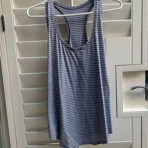 lululemon tank!